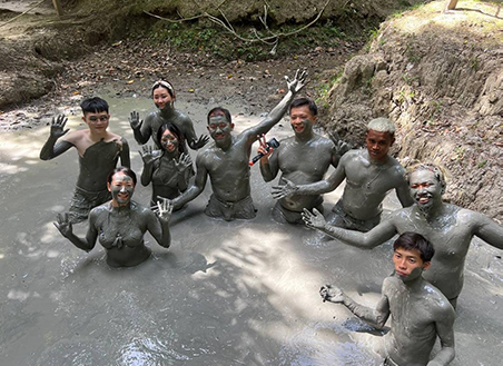 Pulau Tiga (Survivor Island)